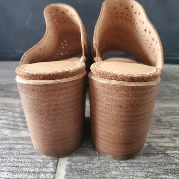 NEW Caslon Cognac Suede Maggie Slide Sandal - Picture 4 of 6